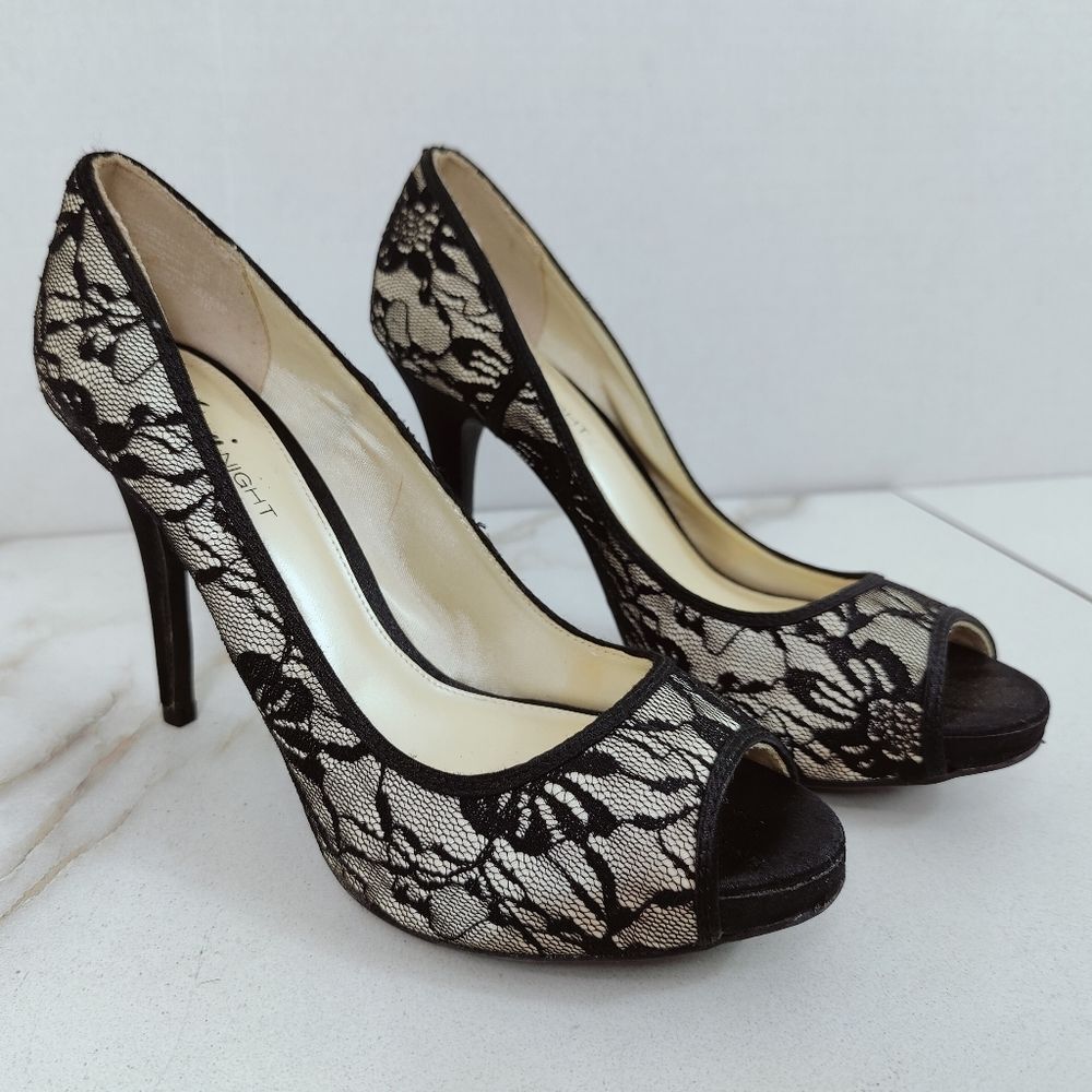 Fioni Night Black Lace Overlay Peep Toe Heels Pumps, Sz 6.5